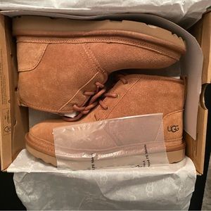 K Neumel II Uggs Size 4 Chestnut